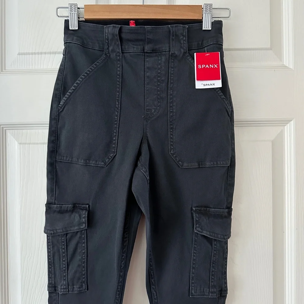 SPANX Black Ankle Cargo Leggings - Picture 5 of 16